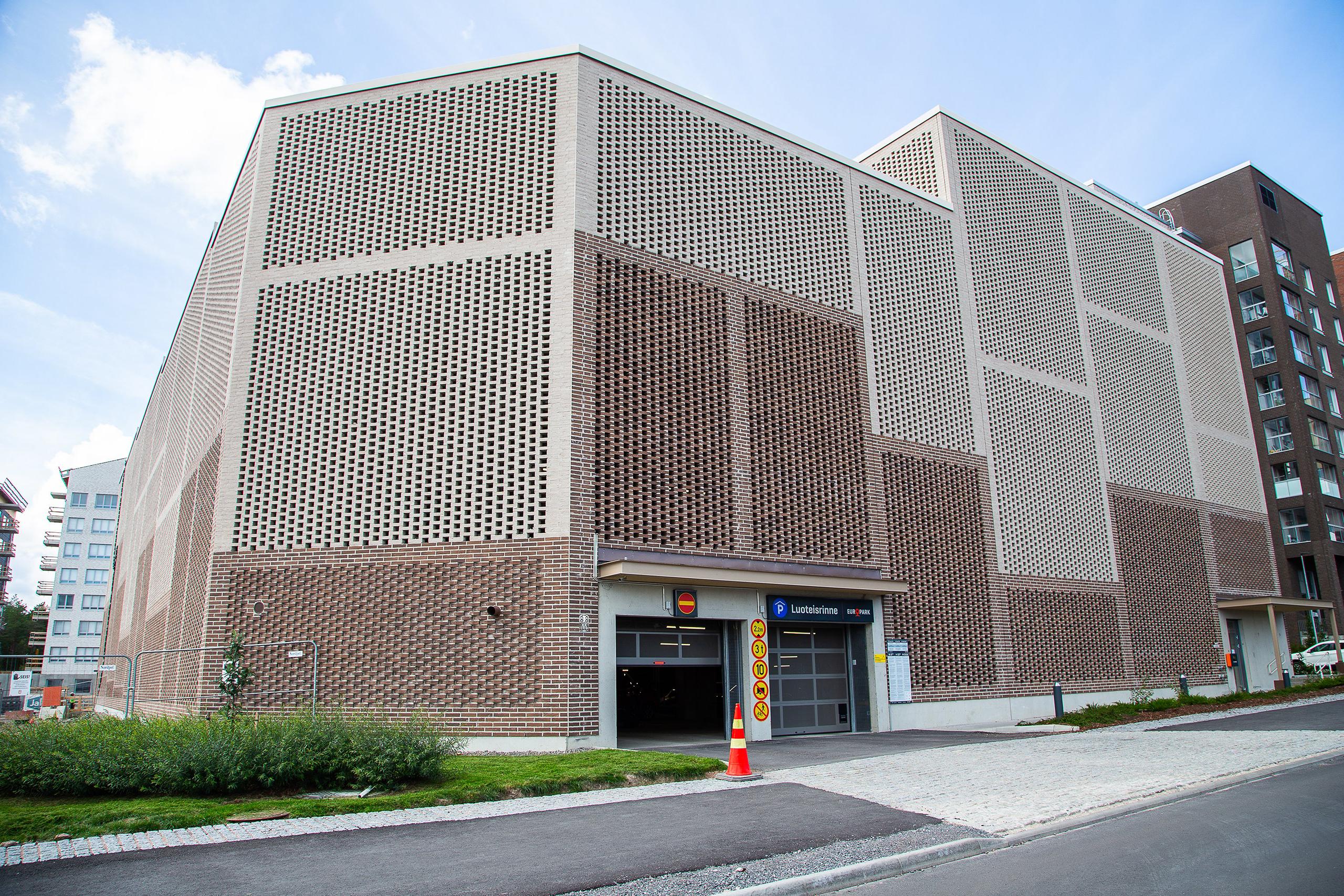 Myytävät pysäköintipaikat Finnoo | JM Suomi