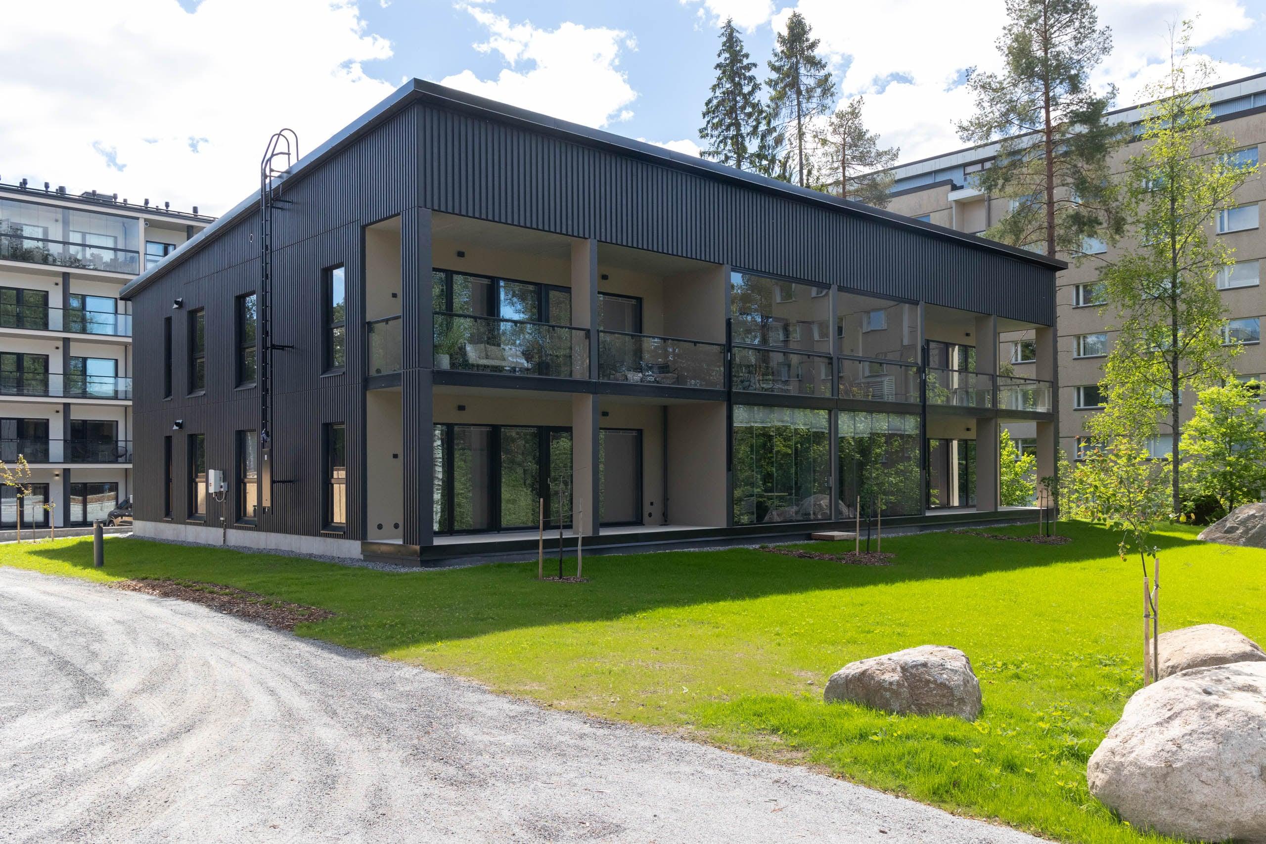 Asunto Oy Tesomajärven Villat Tesomajärven rannassa