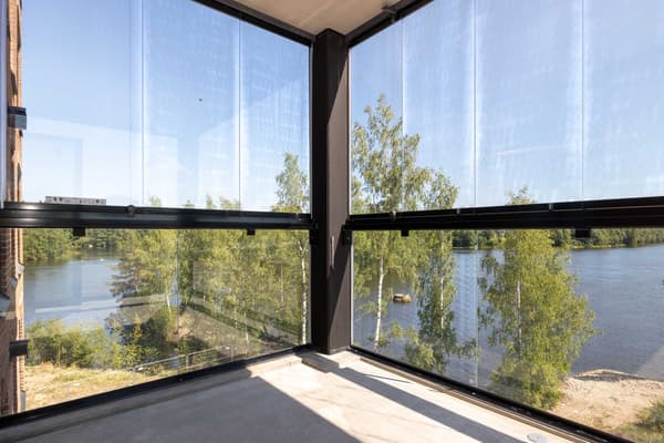 Asunnon parvekenäkymä