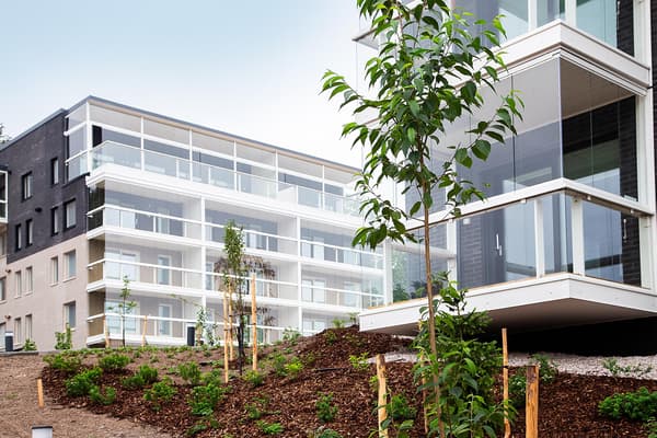 Asunto Oy Espoon Alexander on valmistunut rauhalliselle Laurinlahden pientaloalueelle, meren läheisyyteen.